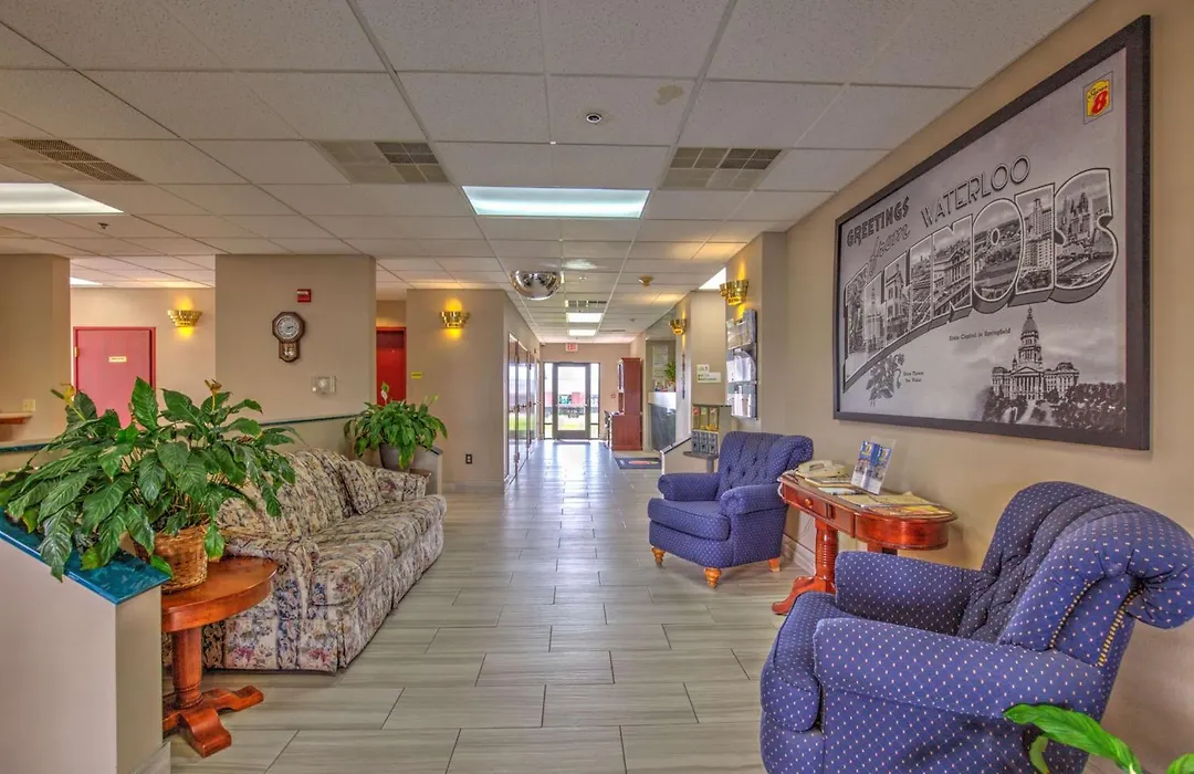 Super 8 By Wyndham Waterloo-1